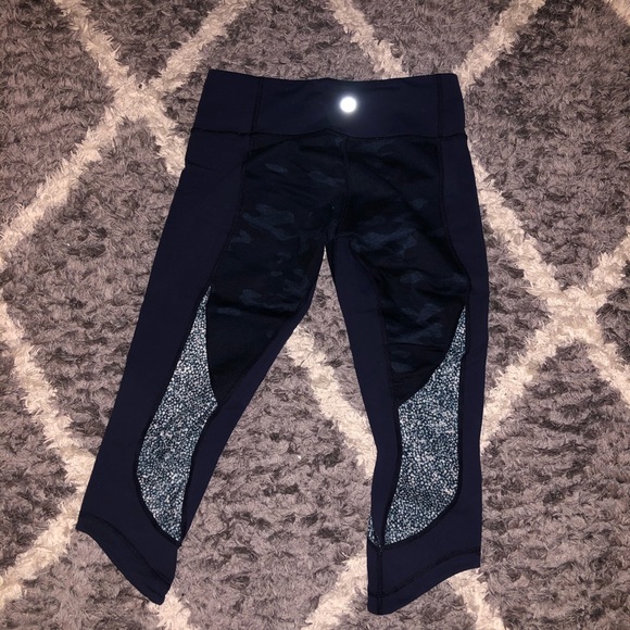 cropped pattern lululemon leggings - Picture 2 of 2